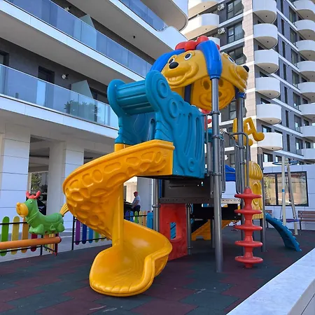 Popeye's Seaview In Odyssey Pool & Năvodari