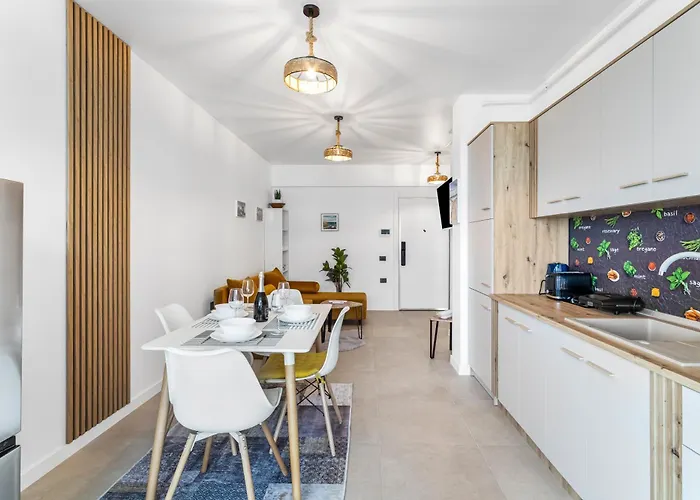 Popeye's Seaview In Odyssey Pool &