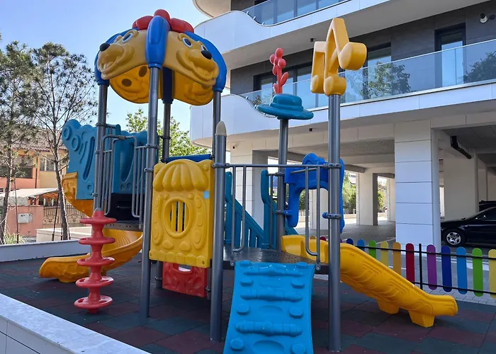 Popeye's Seaview In Odyssey Pool & *