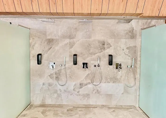 Popeye's Seaview In Odyssey Pool & *