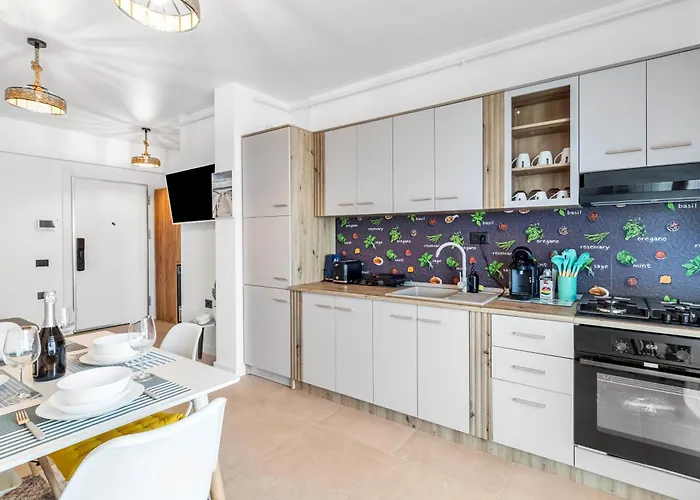 Popeye's Seaview In Odyssey Pool & * Năvodari