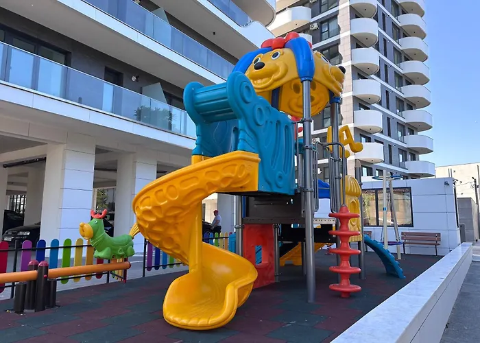 Popeye's Seaview In Odyssey Pool & Năvodari