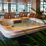 Popeye's Seaview In Odyssey Pool &