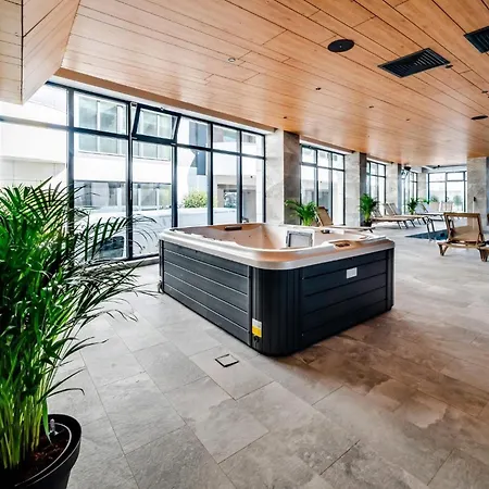 Popeye's Seaview In Odyssey Indoor Pool & *