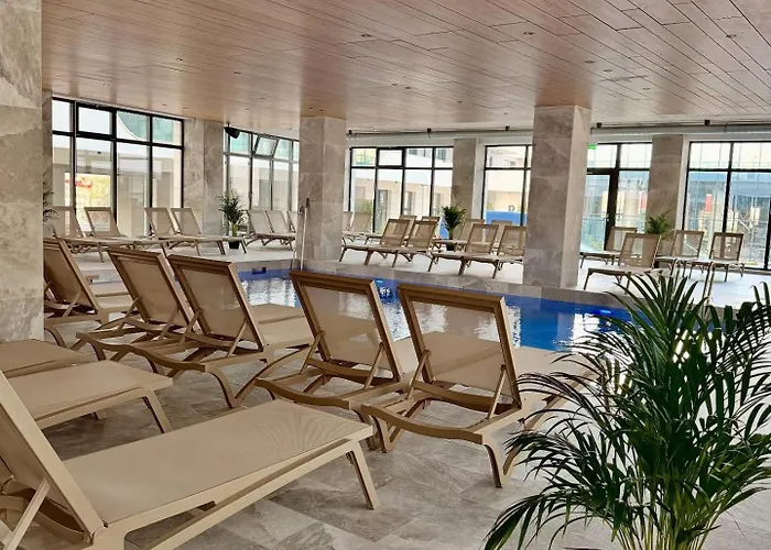 Popeye's Seaview In Odyssey Pool & 公寓 那沃达利